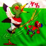 写真⑦ 富士鷹なすびさんのケリの作品がプリントされたTシャツ